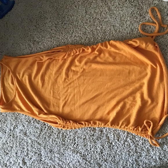 Sleeveless Ruched Tops - Picture 2 of 5